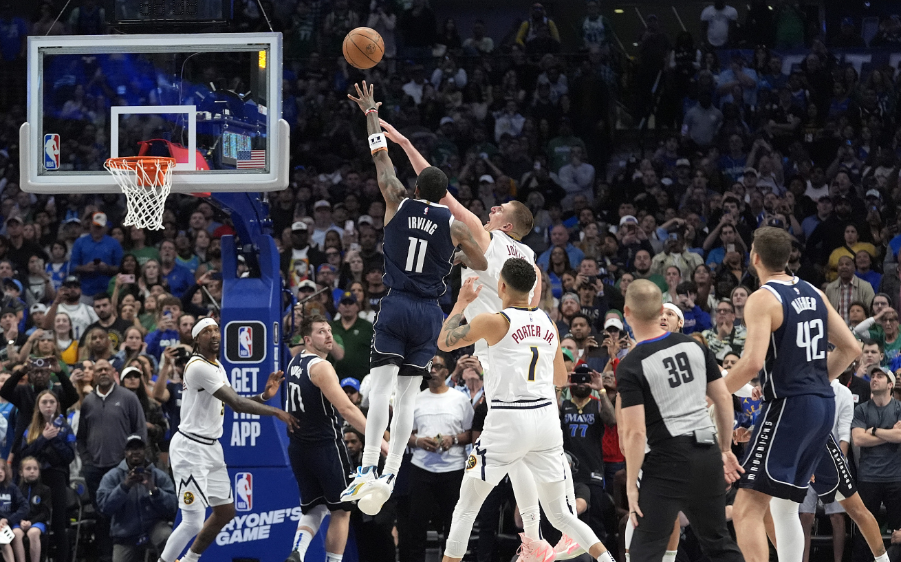 九游游戏中心官网注册账号-勇士球星三分绝杀，全场观众热烈欢呼，论坛电脑主题.的简单介绍